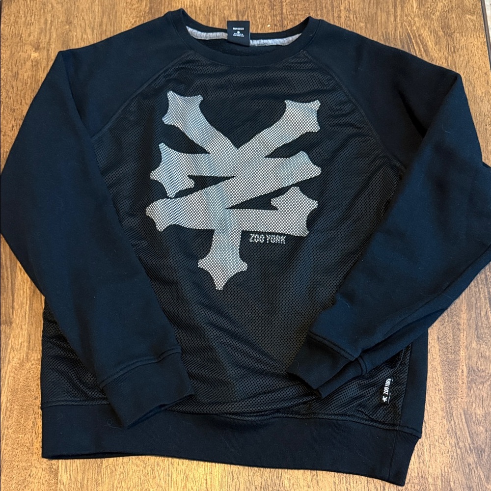 Zoo York Black and White Crewneck Sweater